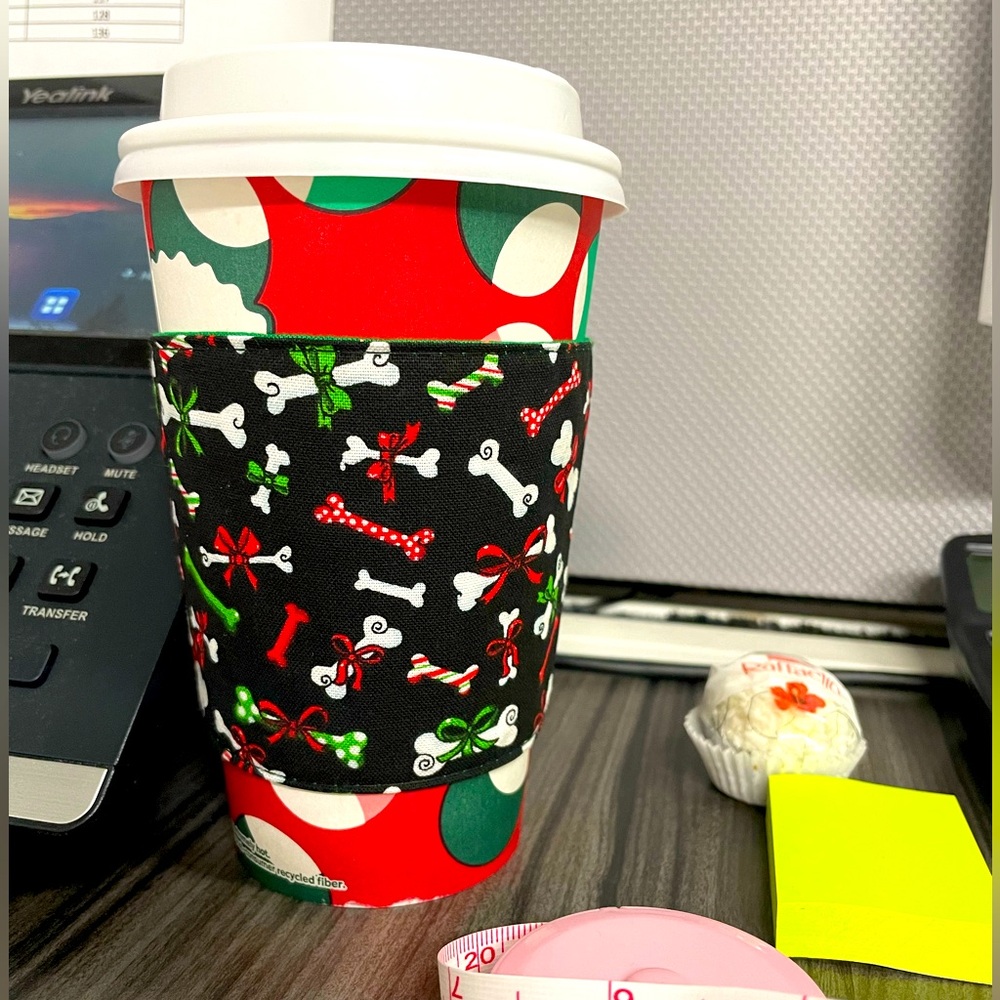 Christmas Coffee-Cup Cozies 🐾Reversible